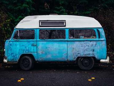 Editorial Content for Everyone in This Bank Is a Thief