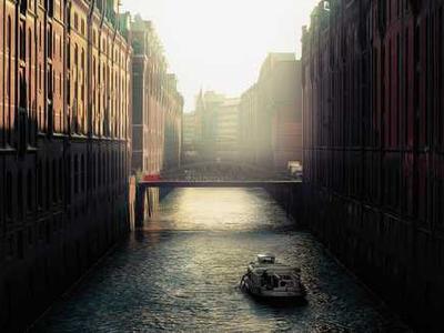 Editorial Content for Silent Bones: A Karen Pirie Novel